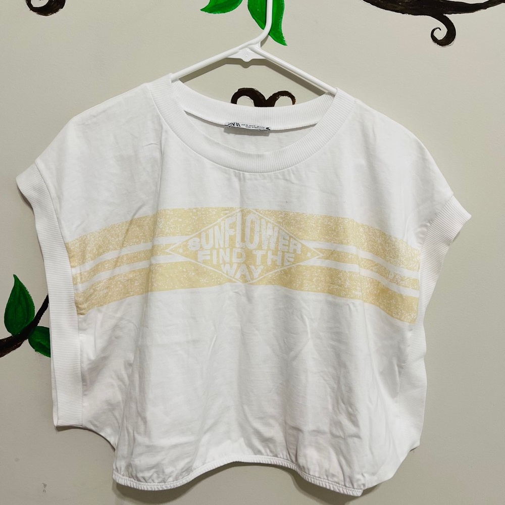 Zara fashion crop top. Size L, New, unused.